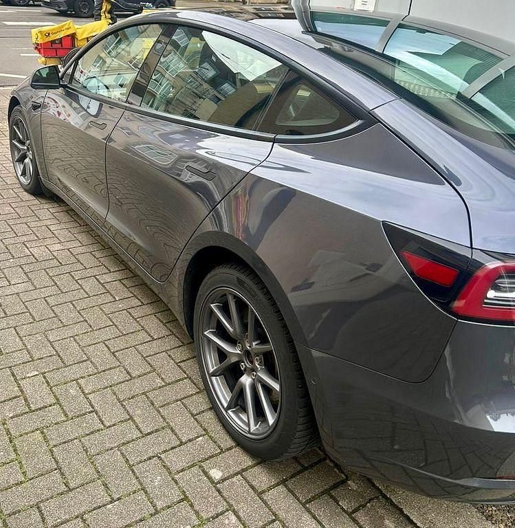 Gebraucht Tesla Model 3 Standard Range Plus 225 kW (306 PS) 2021 Grau Limousine
