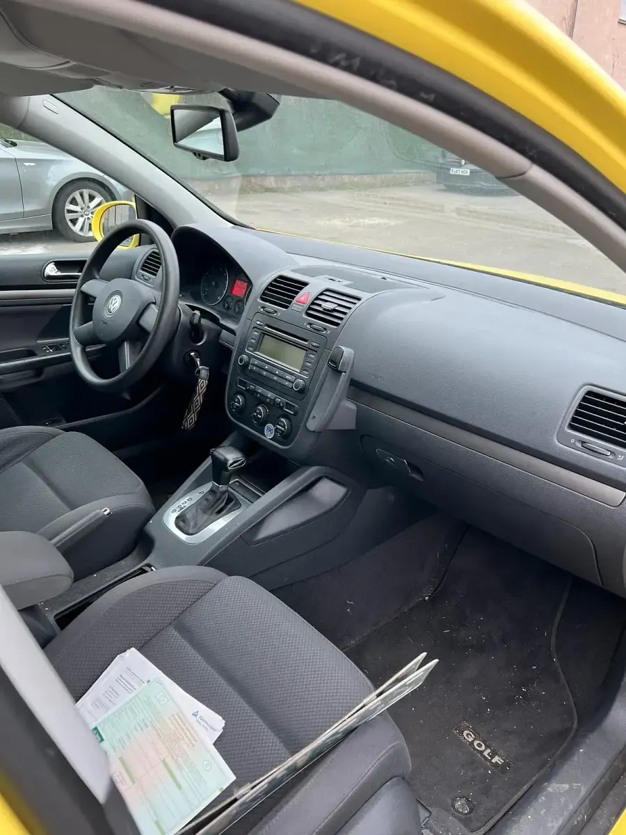 Gebraucht VW Golf V 115 PS (84 kW) 2004 Gelb Kleinwagen