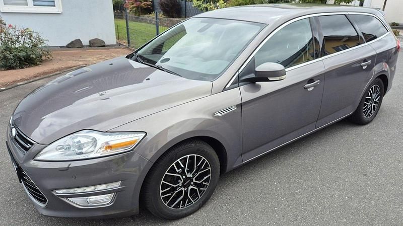 Braun Gebraucht 2012 Ford Mondeo Titanium Kombi | 5.200 € (Fairer Preis) - Bild 1/4