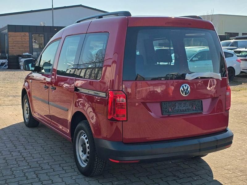 Gebraucht VW Caddy 102 PS (75 kW) 2019 Rot Van / Kleinbus