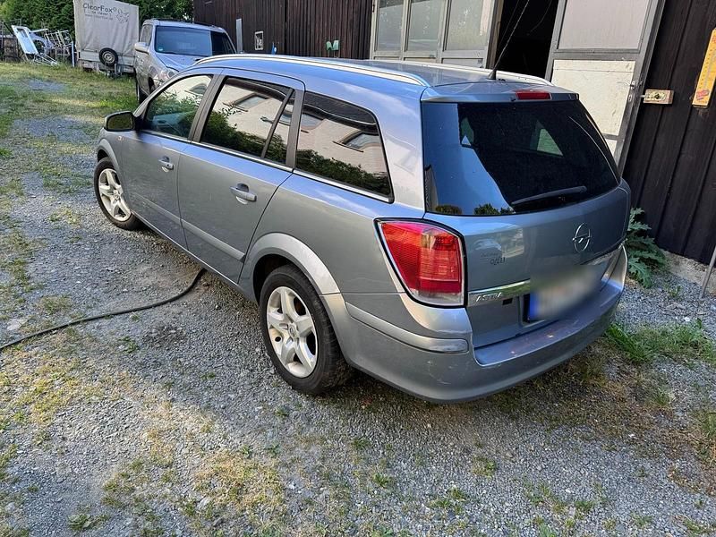 Silber Gebraucht 2008 Opel Astra Kombi | 1.500 € (Guter Preis) - Bild 1/4
