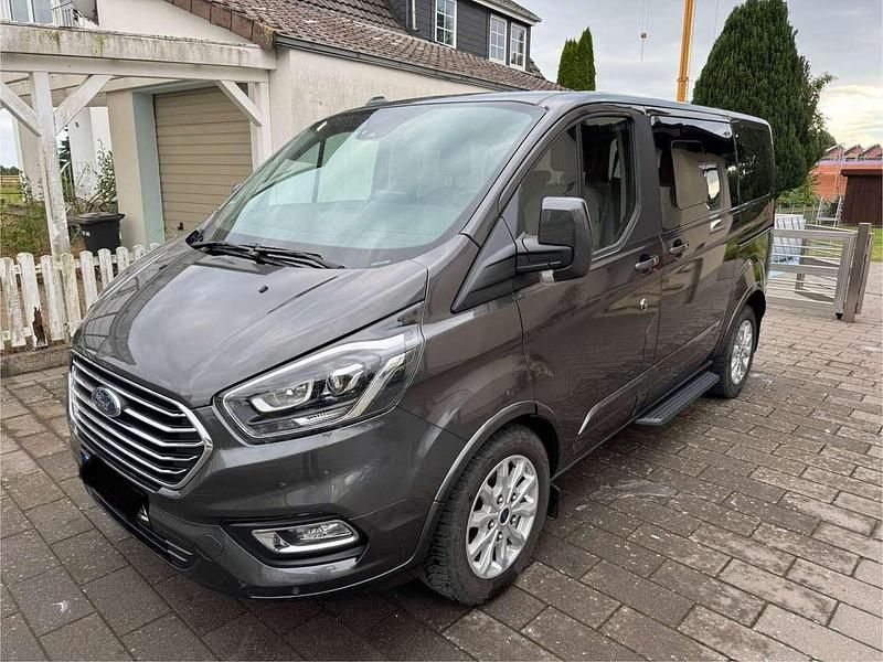 Grau Gebraucht 2022 Ford Transit Custom Titanium Van | 40.000 € (Teuer) - Bild 1/4