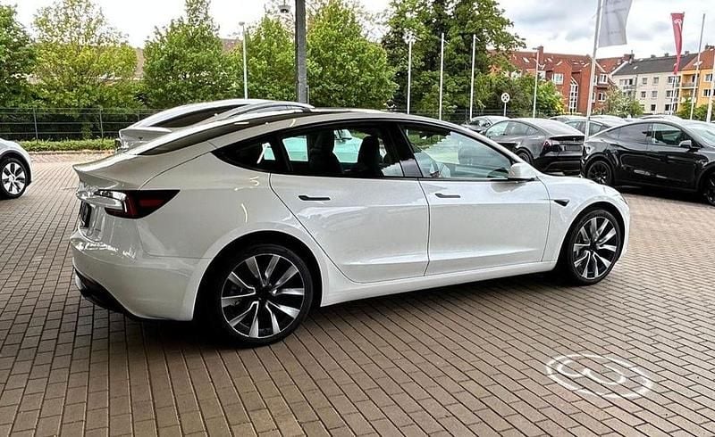 Gebraucht Tesla Model 3 Performance 366 kW (498 PS) 2024 Weiß Limousine
