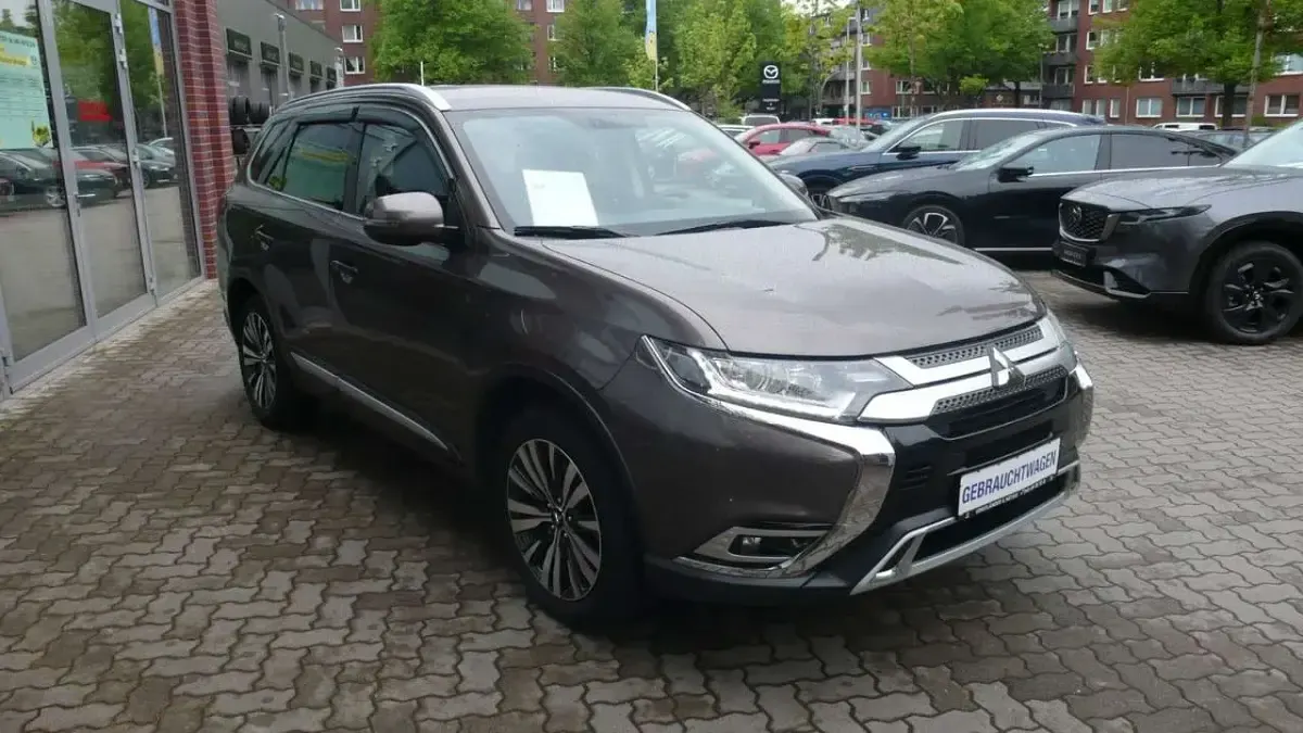 Gebraucht Mitsubishi Outlander Active 150 PS (110 kW) 2019 Braun SUV