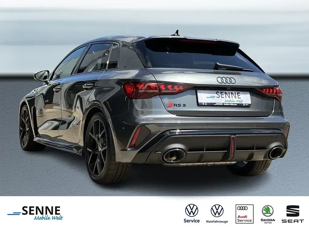 Neu Audi RS3 Sport 400 PS (294 kW) 2026 Daytonagrau perleffekt Limousine