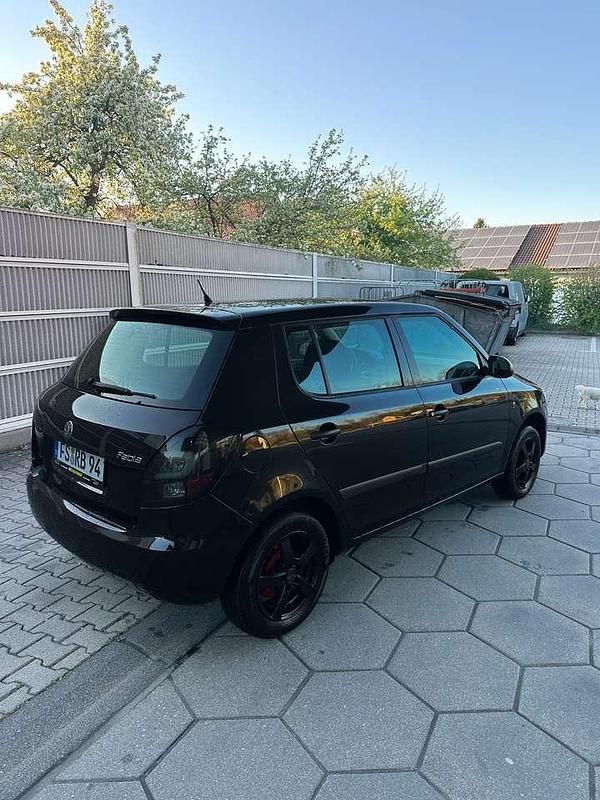 Gebraucht Skoda Fabia Classic 60 PS (44 kW) 2011 Schwarz Limousine