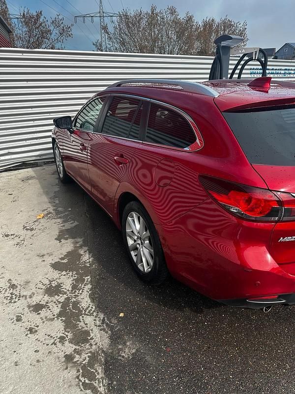 Gebraucht Mazda 6 150 PS (110 kW) 2013 Rot Kombi