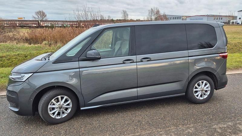 Gebraucht VW Multivan 150 PS (110 kW) 2024 Grau Van