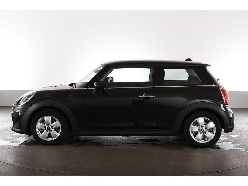 Gebraucht Mini Cooper Essential 136 PS (100 kW) 2023 Schwarz Kleinwagen
