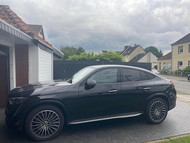 Schwarz Gebraucht 2024 Mercedes GLC220 AMG Line Premium Plus Coupé | 65.950 € (Guter Preis) - Bild 1/4