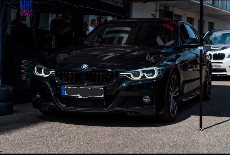 Schwarz Gebraucht 2016 BMW 340 M Sport Kombi | 24.500 € - Bild 1/4