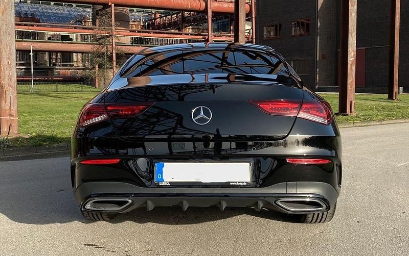 Gebraucht Mercedes CLA200 163 PS (119 kW) 2021 Schwarz Coupé