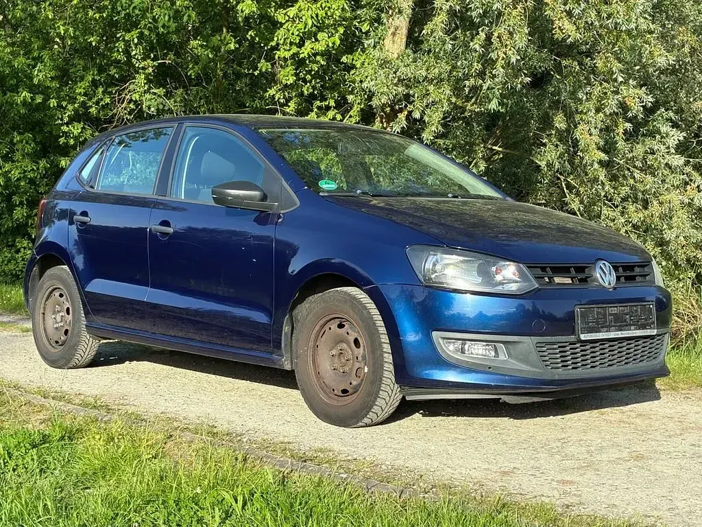 Gebraucht VW Polo Trendline 75 PS (55 kW) 2011 Shadow blue metallic Kleinwagen