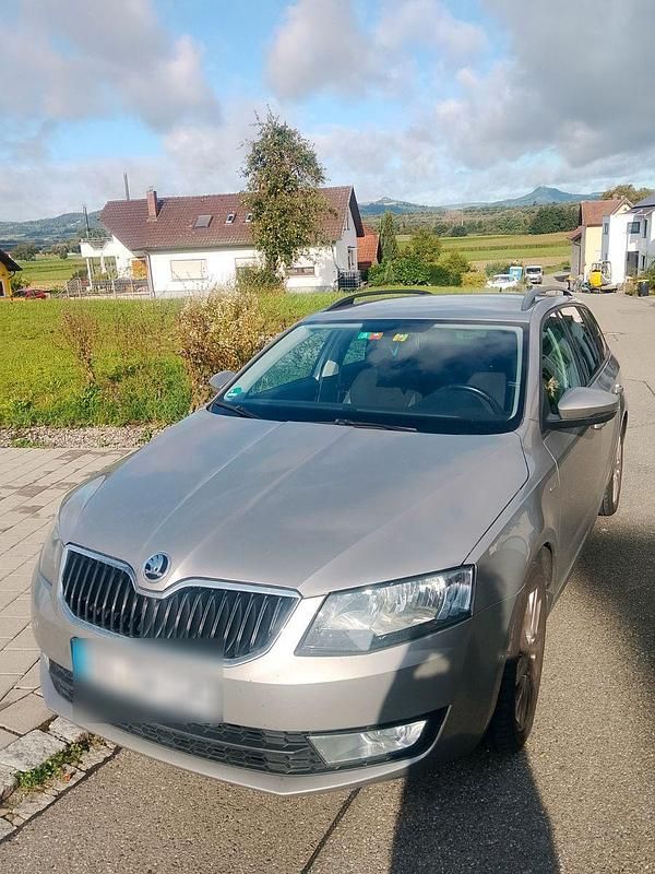 Beige Gebraucht 2016 Skoda Octavia Joy Kombi | 6.200 € (Superpreis) - Bild 1/4