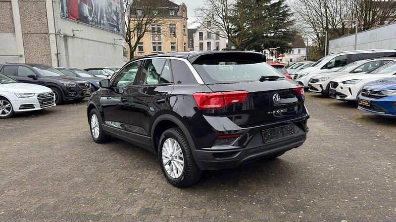 Second-hand VW T-Roc 116 CP (85 kW) 2019 Negru SUV
