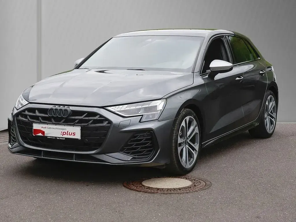 Gebraucht Audi S3 Sport 333 PS (244 kW) 2025 Grau Limousine