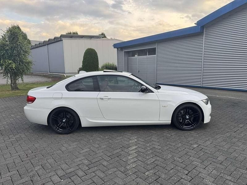 Gebraucht BMW 335 306 PS (225 kW) 2010 Alpinweiss iii Coupé
