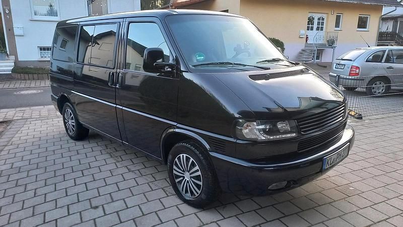 Schwarz Gebraucht 2003 VW Caravelle Van / Kleinbus | 8.999 € - Bild 1/4