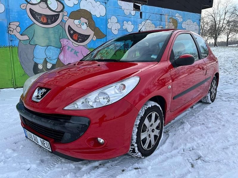 Farbe rot aden/flach standard Gebraucht 2011 Peugeot 206 Basis Kleinwagen | 2.550 € (Fairer Preis) - Bild 1/4