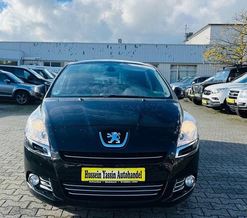 Schwarz Gebraucht 2010 Peugeot 5008 Premium Van / Kleinbus | 3.999 € (Fairer Preis) - Bild 1/4