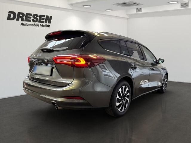 Gebraucht Ford Focus Titanium 125 PS (91 kW) 2025 Grau Limousine