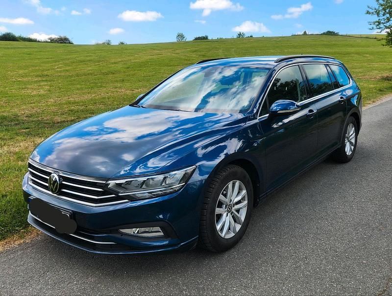 Andere außenfarben Gebraucht 2021 VW Passat Kombi | 22.500 € (Fairer Preis) - Bild 1/4