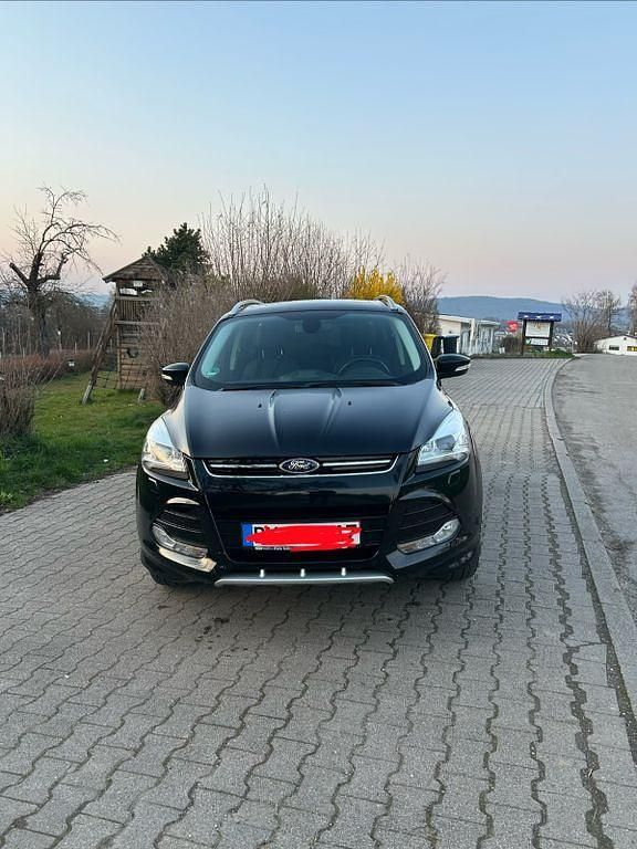 Gebraucht Ford Kuga Individual 179 PS (131 kW) 2015 Schwarz SUV
