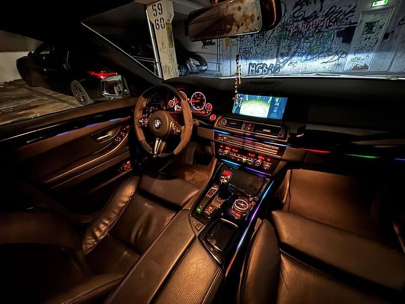 Silber Gebraucht 2011 BMW 535 M Sport Kombi | 14.500 € (Fairer Preis) - Bild 1/4