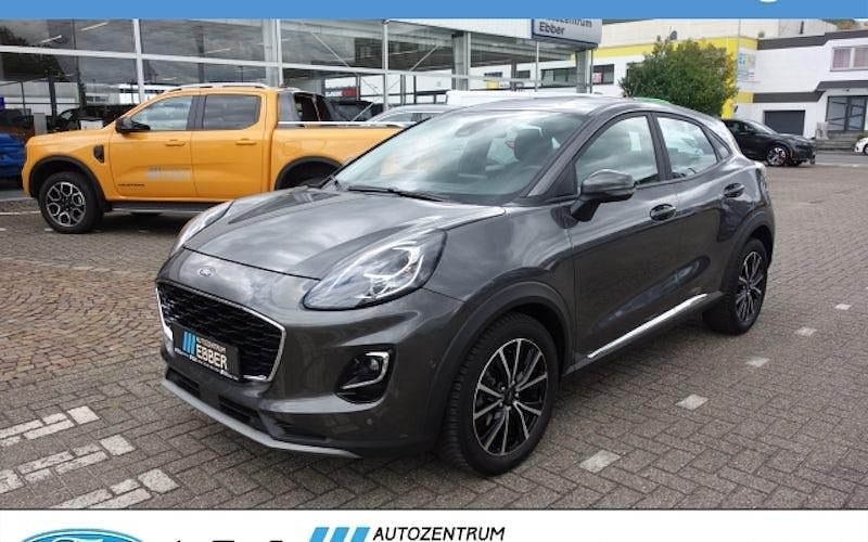 Grau Gebraucht 2022 Ford Puma Titanium SUV | 16.271 € (Fairer Preis) - Bild 1/4