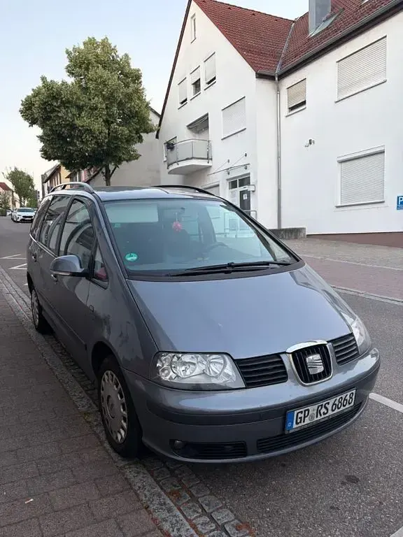 Gebraucht Seat Alhambra Sport 140 PS (102 kW) 2009 Grau Van / Kleinbus