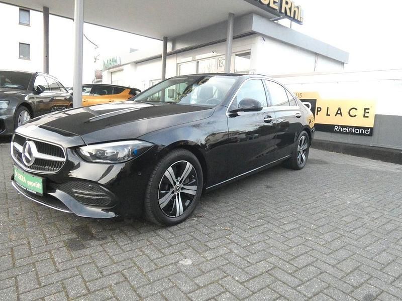Gebraucht Mercedes C200 Avantgarde 204 PS (150 kW) 2022 Schwarz Limousine