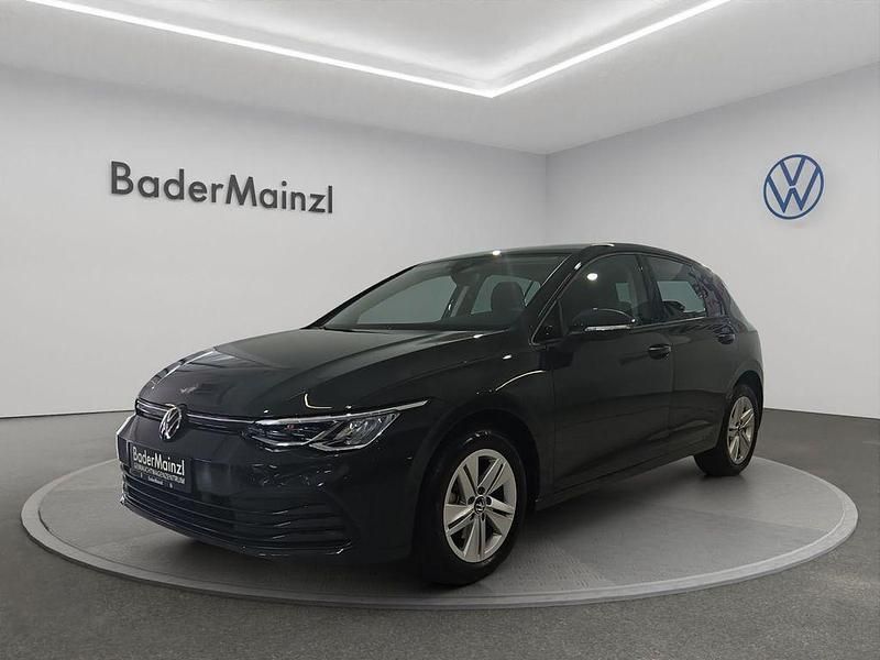 Uranograu Gebraucht 2023 VW Golf VIII Life Limousine | 20.930 € (Superpreis) - Bild 1/4