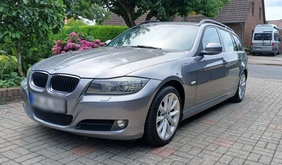 Gebraucht BMW 318 Sport Line 143 PS (105 kW) 2010 Silber Kombi