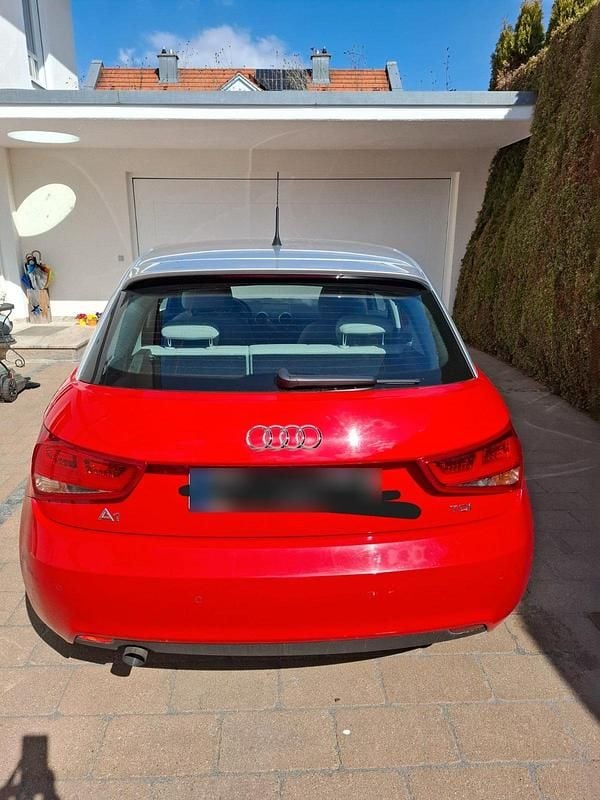 Gebraucht Audi A1 90 PS (66 kW) 2013 Rot Kleinwagen