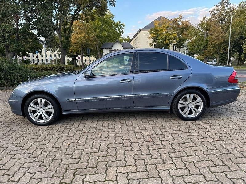 Gebraucht Mercedes E280 231 PS (169 kW) 2006 Blau Limousine