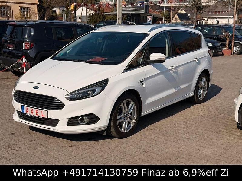 Gebraucht Ford S-MAX Titanium 179 PS (131 kW) 2016 Weiß Van / Kleinbus