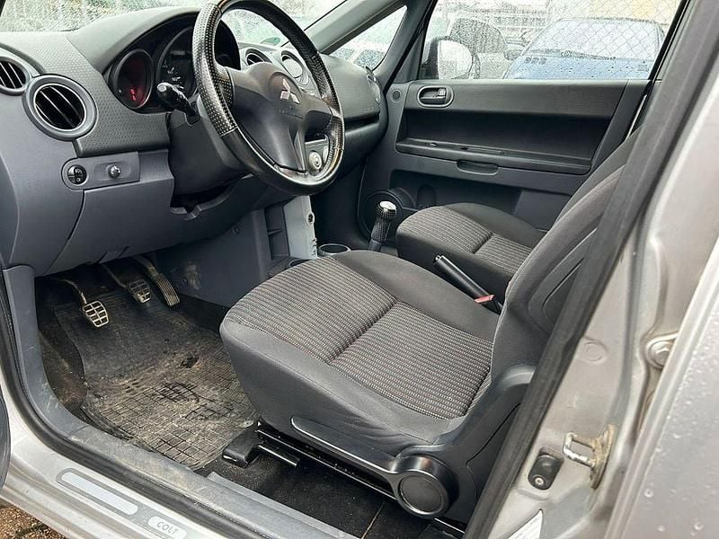 Gebraucht Mitsubishi Colt 75 PS (55 kW) 2007 Grau Van / Kleinbus