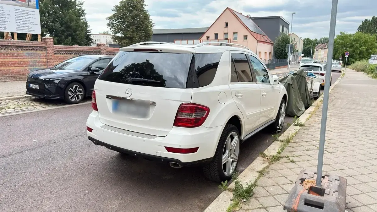 Gebraucht Mercedes ML350 Edition 231 PS (169 kW) 2010 Weiß SUV