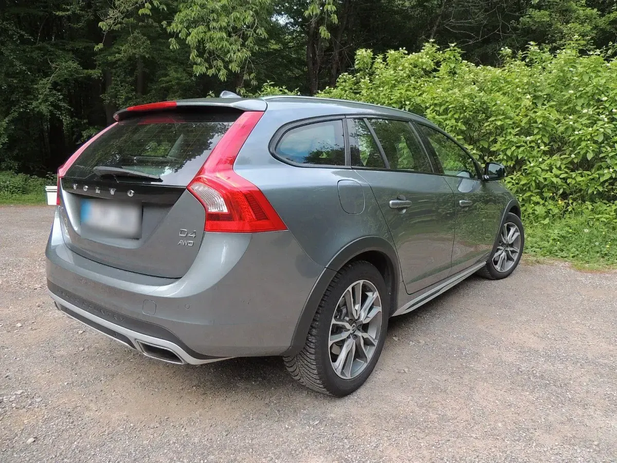 Gebraucht Volvo V60 CC 190 PS (139 kW) 2016 Grau Kombi