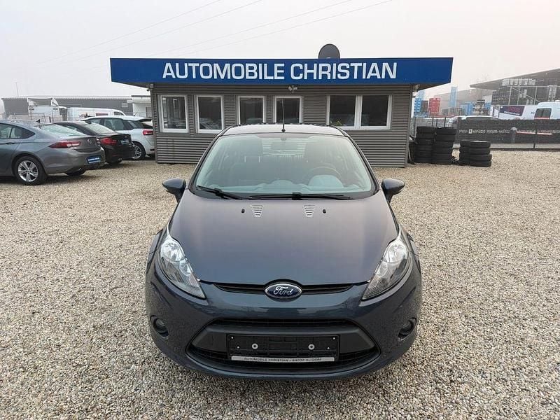 Grau Gebraucht 2011 Ford Fiesta Limousine | 2.950 € (Guter Preis) - Bild 1/4