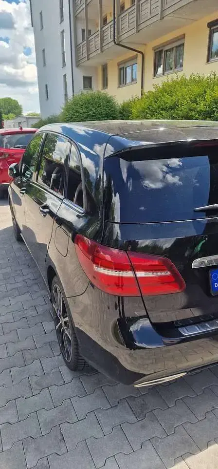 Gebraucht Mercedes B220 177 PS (130 kW) 2017 Schwarz Kleinwagen