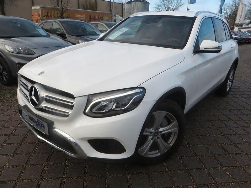 Polarweiss unilack Gebraucht 2018 Mercedes GLC250 SUV | 26.990 € (Fairer Preis) - Bild 1/4