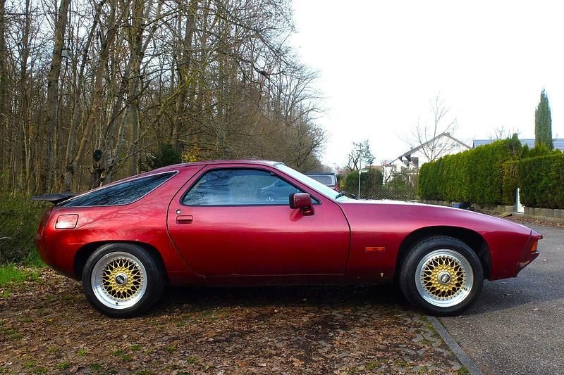 Rot Gebraucht 1981 Porsche 928 Coupé | 21.555 € - Bild 1/4