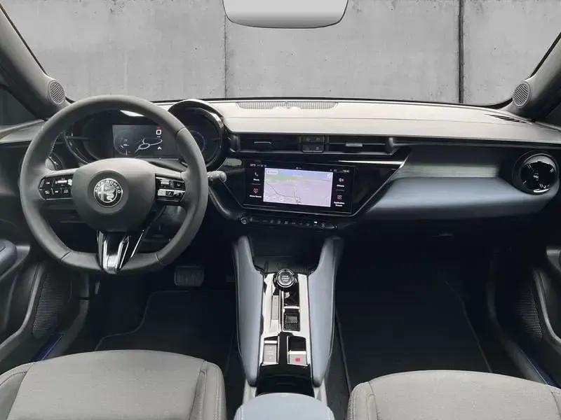Neu Alfa Romeo Junior Sprint 136 PS (100 kW) 2026 SUV