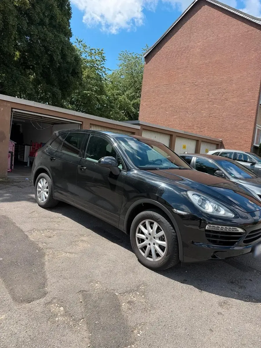 Gebraucht Porsche Cayenne 245 PS (180 kW) 2012 Schwarz SUV