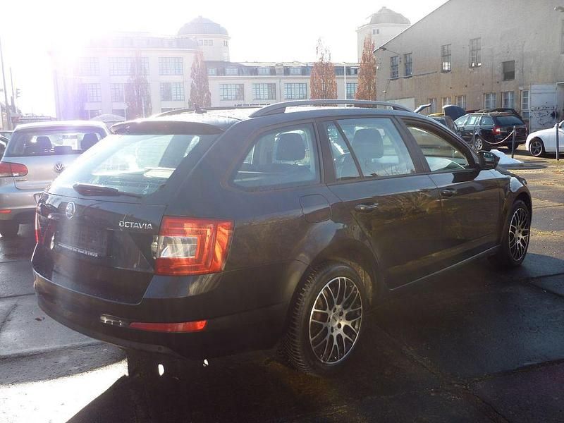 Gebraucht Skoda Octavia Ambition 150 PS (110 kW) 2014 Schwarz Kombi