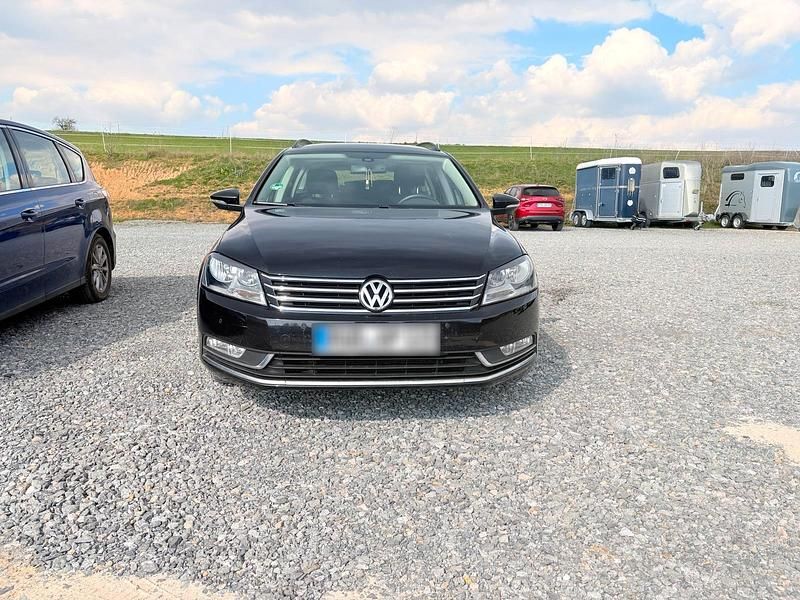 Gebraucht VW Passat 140 PS (102 kW) 2013 Schwarz Kombi