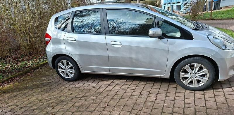 Gebraucht Honda Jazz 98 PS (72 kW) 2011 Silber Kleinwagen