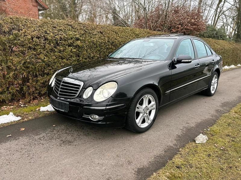 Schwarz Gebraucht 2008 Mercedes E200 Limousine | 5.900 € (Fairer Preis) - Bild 1/4