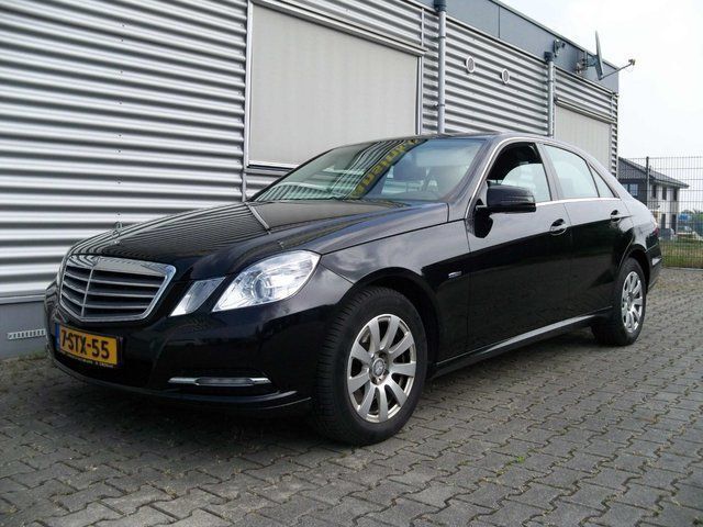 Gebraucht Mercedes E350 265 PS (194 kW) 2012 Schwarz metallic Limousine